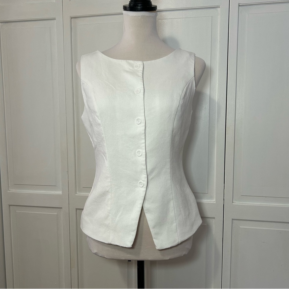 Classic White Sleeveless Button-Front Blouse
